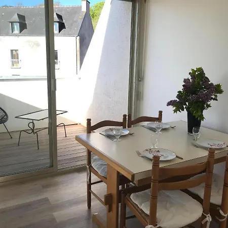 Apartment In Close To *